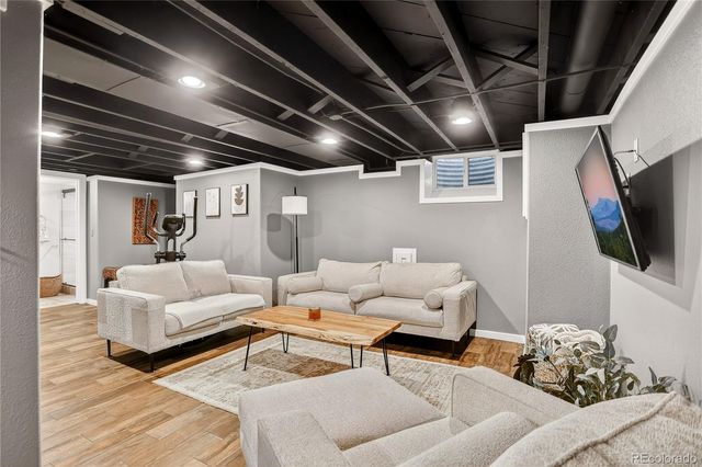 2555 Poplar Street, Denver, CO 80207