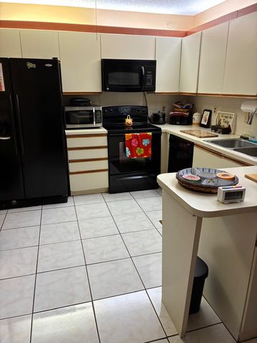 6768 10TH Avenue N 115, Lake Worth, FL 33467