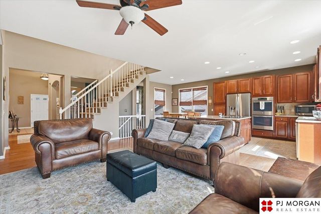613 S 180 Avenue, Elkhorn, NE 68022