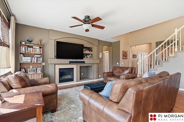 613 S 180 Avenue, Elkhorn, NE 68022