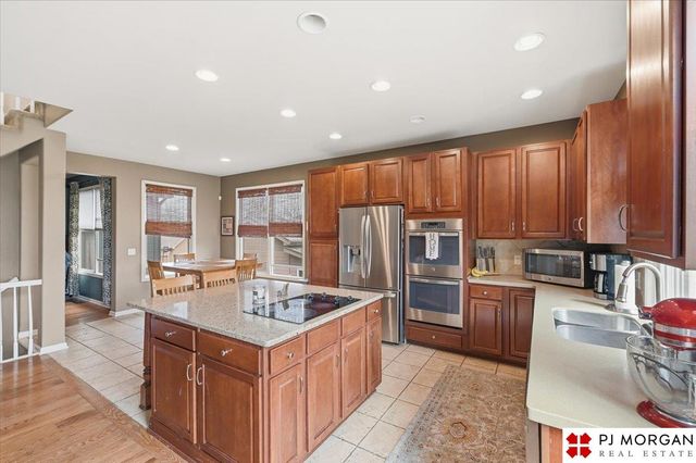 613 S 180 Avenue, Elkhorn, NE 68022