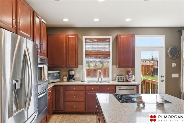613 S 180 Avenue, Elkhorn, NE 68022