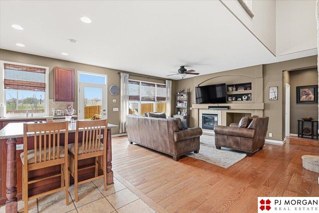 613 S 180 Avenue, Elkhorn, NE 68022