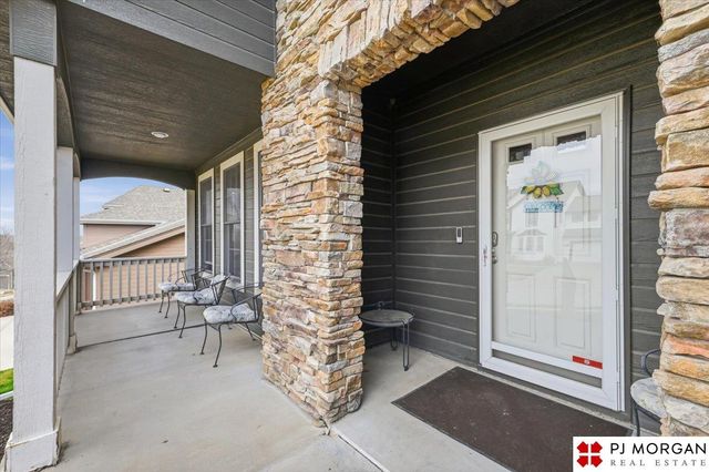 613 S 180 Avenue, Elkhorn, NE 68022