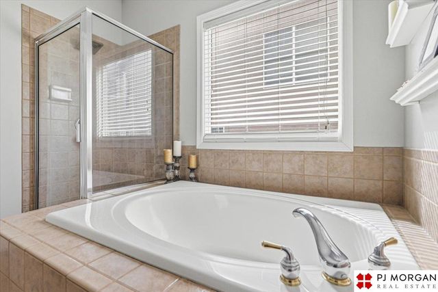 613 S 180 Avenue, Elkhorn, NE 68022