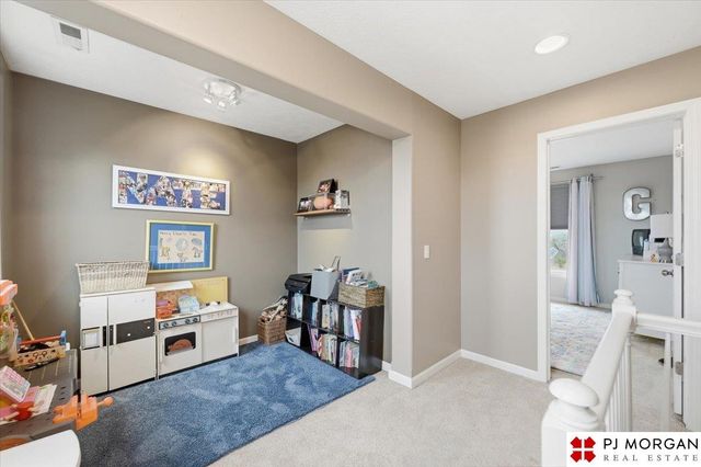 613 S 180 Avenue, Elkhorn, NE 68022