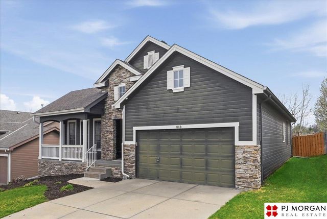 613 S 180 Avenue, Elkhorn, NE 68022