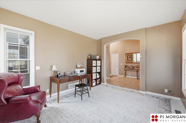613 S 180 Avenue, Elkhorn, NE 68022