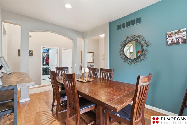 613 S 180 Avenue, Elkhorn, NE 68022