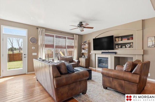 613 S 180 Avenue, Elkhorn, NE 68022
