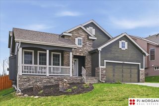 613 S 180 Avenue, Elkhorn, NE 68022
