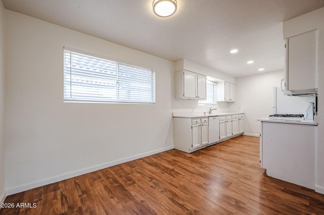 1111 E TURNEY Avenue 27, Phoenix, AZ 85014