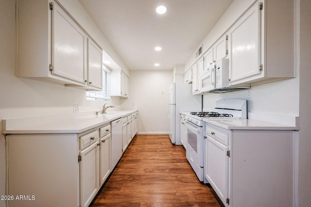 1111 E TURNEY Avenue 27, Phoenix, AZ 85014