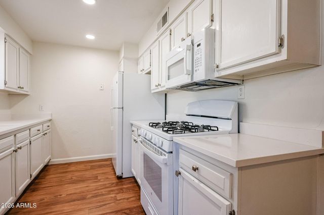 1111 E TURNEY Avenue 27, Phoenix, AZ 85014
