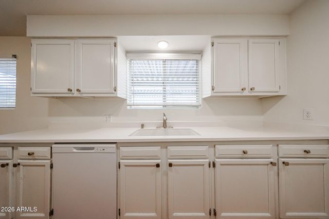 1111 E TURNEY Avenue 27, Phoenix, AZ 85014