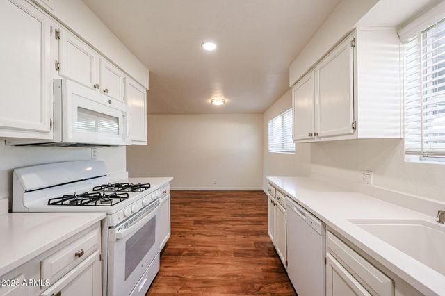 1111 E TURNEY Avenue 27, Phoenix, AZ 85014