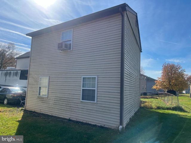 271 & 273 SHIRLEY DR, Harleysville, PA 19438