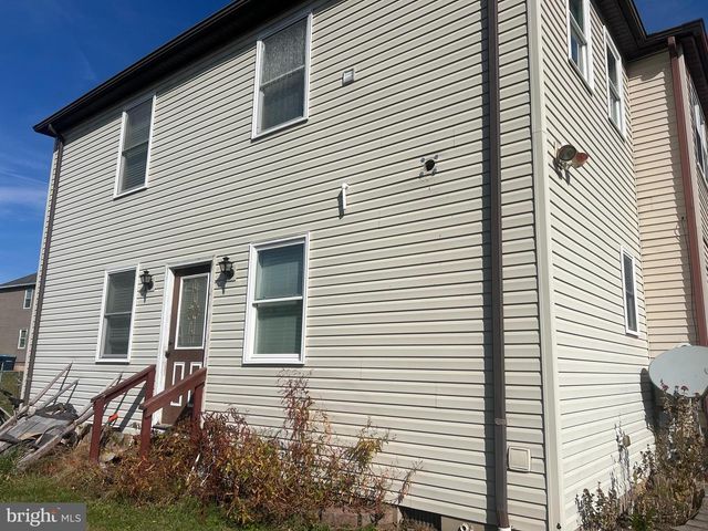 271 & 273 SHIRLEY DR, Harleysville, PA 19438