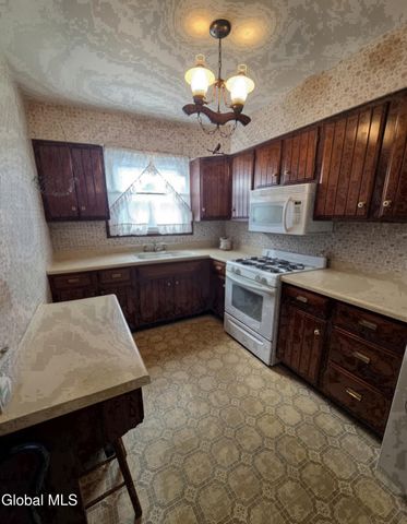 3045 Edgewood Avenue, Rotterdam, NY 12306