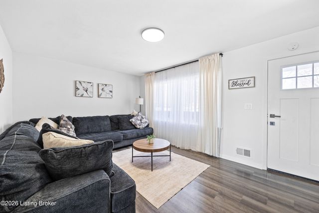 4102 Foreman Ln, Louisville, KY 40219