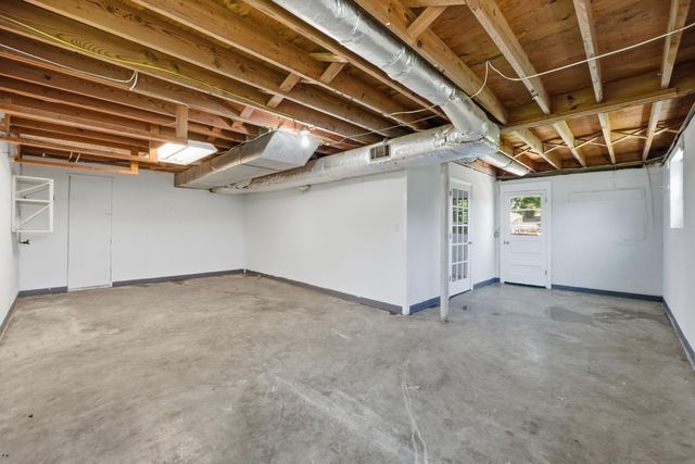 15 Holiday Lane, Chattanooga, TN 37415