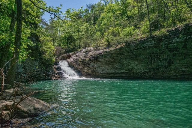 15 Holiday Lane, Chattanooga, TN 37415
