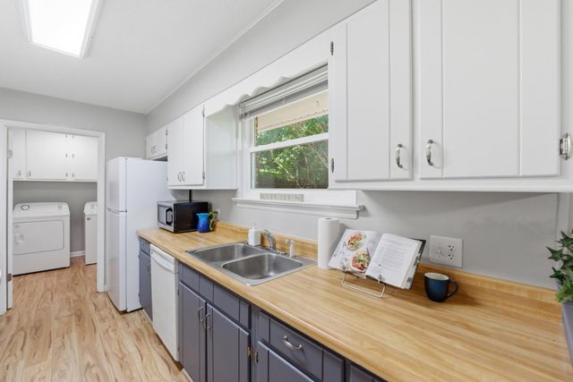 15 Holiday Lane, Chattanooga, TN 37415