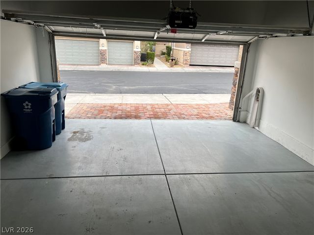 8764 Traveling Breeze Avenue 102, Las Vegas, NV 89178