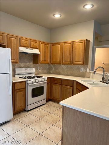 8764 Traveling Breeze Avenue 102, Las Vegas, NV 89178