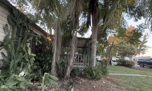 169 JEWEL Avenue, Interlachen, FL 32148