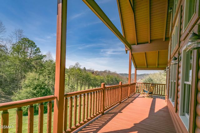 3385 Clear Valley Drive, Sevierville, TN 37862