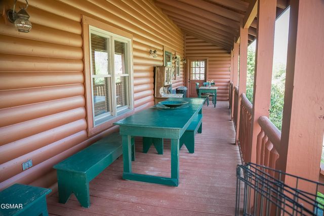 3385 Clear Valley Drive, Sevierville, TN 37862