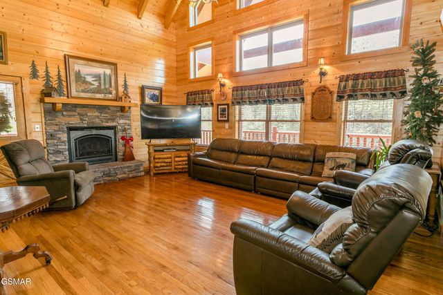 3385 Clear Valley Drive, Sevierville, TN 37862