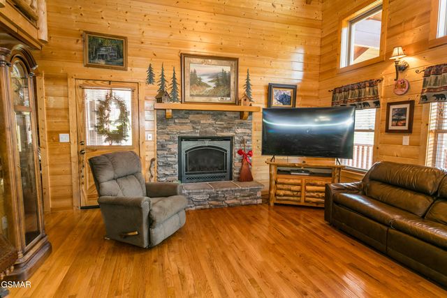 3385 Clear Valley Drive, Sevierville, TN 37862