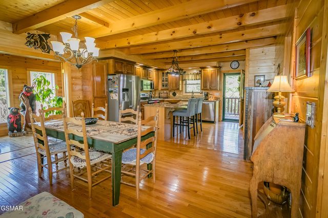 3385 Clear Valley Drive, Sevierville, TN 37862