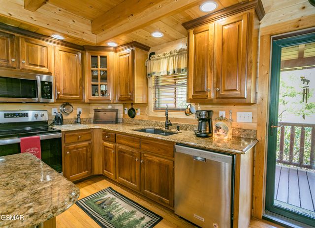 3385 Clear Valley Drive, Sevierville, TN 37862