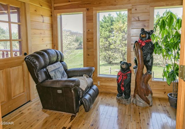 3385 Clear Valley Drive, Sevierville, TN 37862