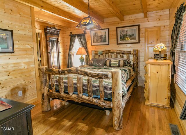 3385 Clear Valley Drive, Sevierville, TN 37862