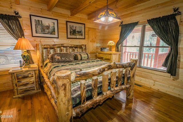 3385 Clear Valley Drive, Sevierville, TN 37862