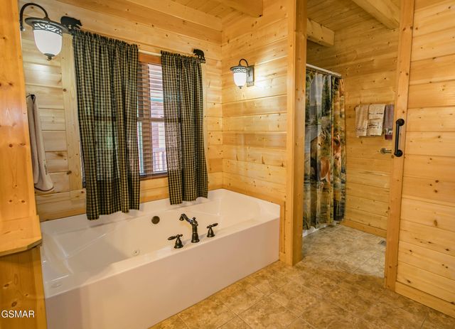 3385 Clear Valley Drive, Sevierville, TN 37862