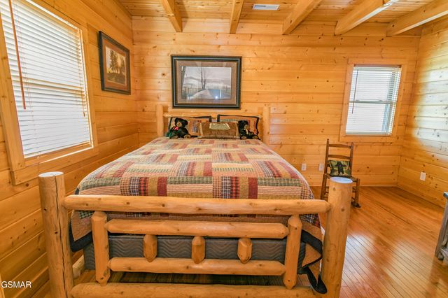 3385 Clear Valley Drive, Sevierville, TN 37862