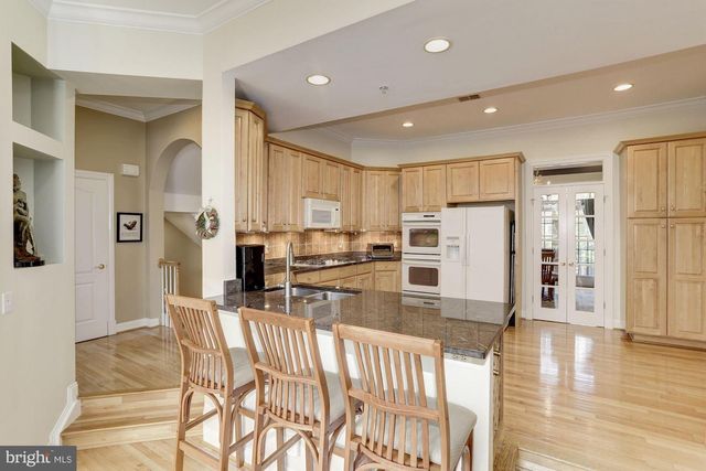 5237 BESSLEY PL, Alexandria, VA 22304