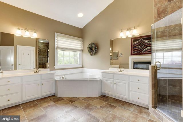 5237 BESSLEY PL, Alexandria, VA 22304