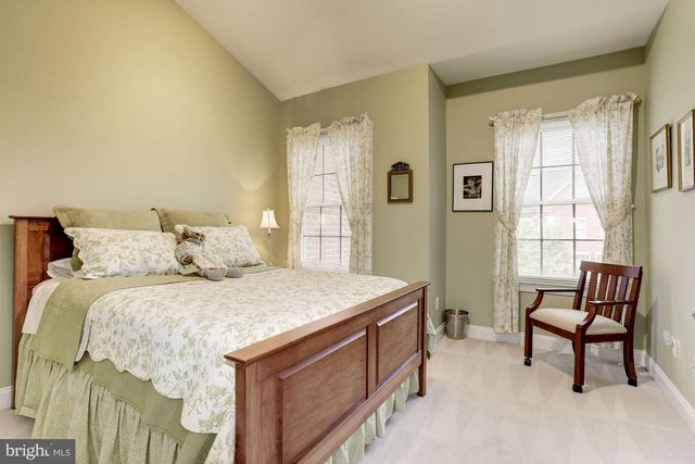 5237 BESSLEY PL, Alexandria, VA 22304