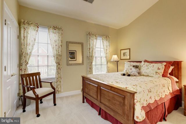 5237 BESSLEY PL, Alexandria, VA 22304