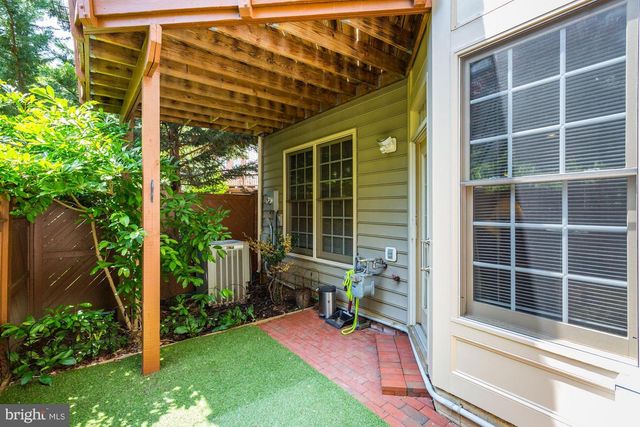 5237 BESSLEY PL, Alexandria, VA 22304