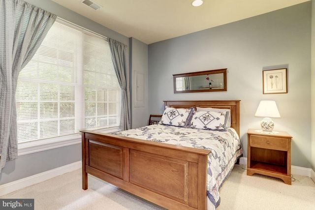 5237 BESSLEY PL, Alexandria, VA 22304