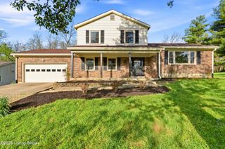 2004 Fox Trail Dr, La Grange, KY 40031