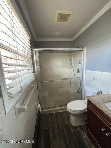 36 Innsbruck Drive, Toms River, NJ 08757