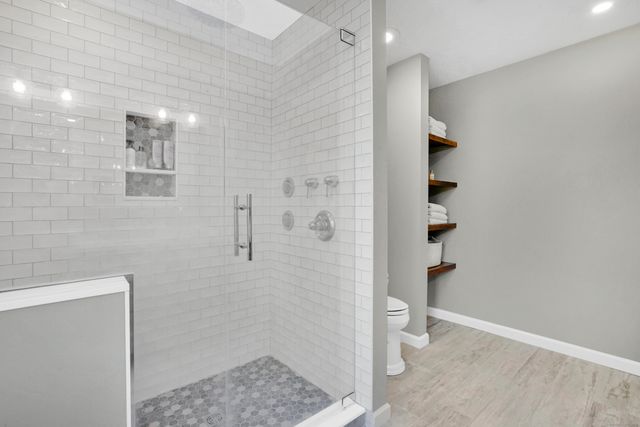 2 Plantation Drive, Suffield, CT 06078